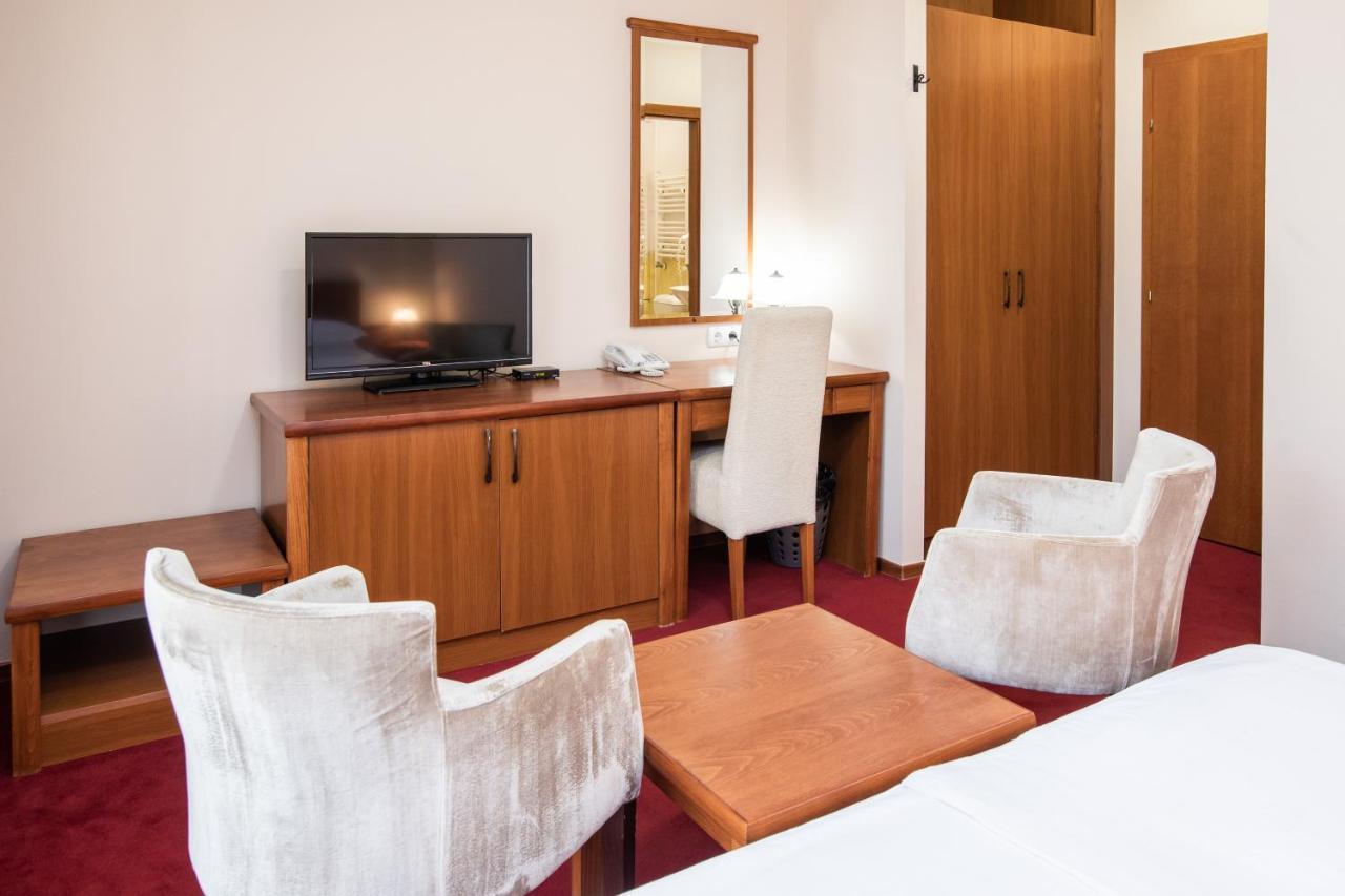 Hotel Vila Lago Palic Exterior photo