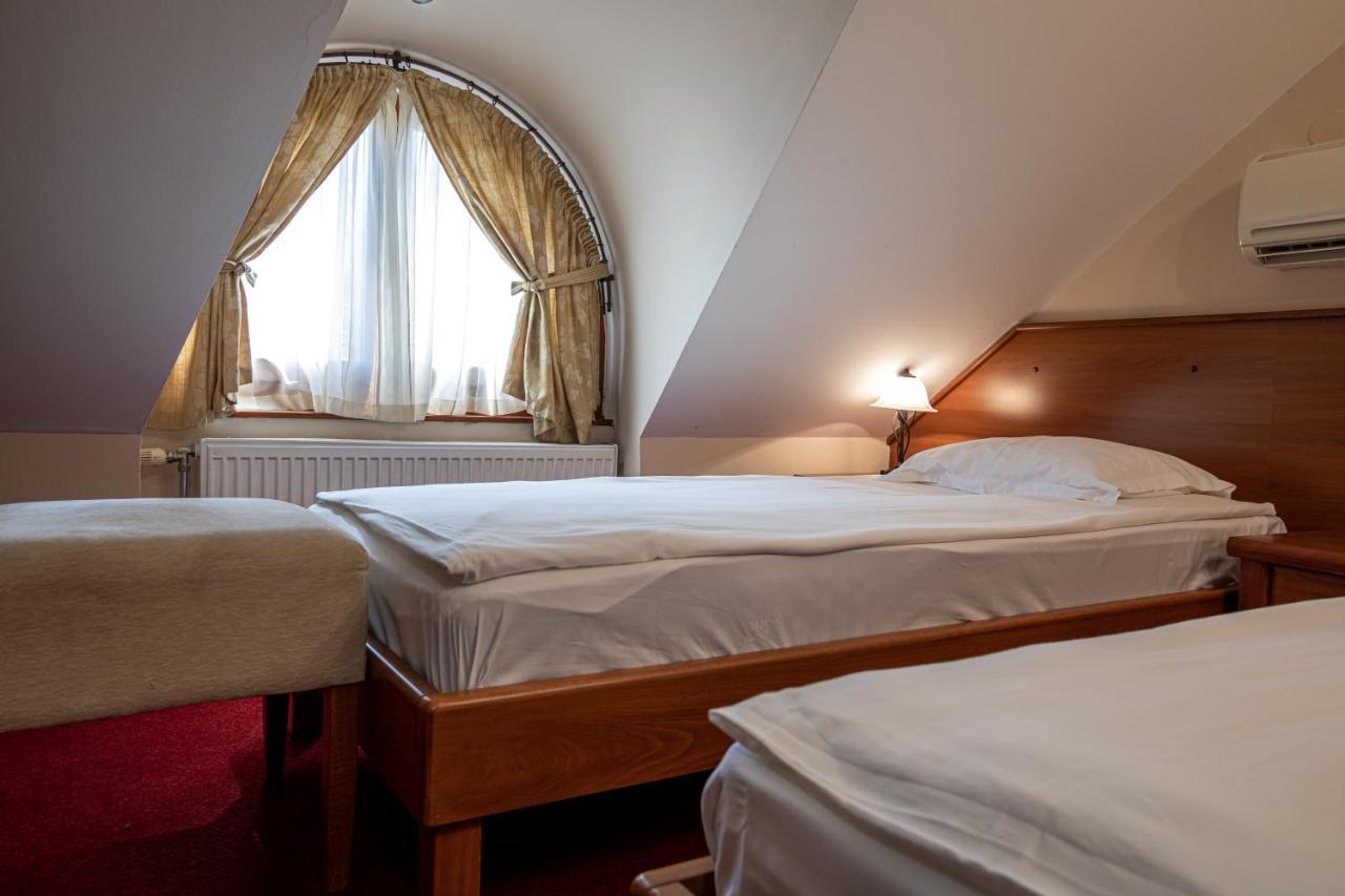Hotel Vila Lago Palic Exterior photo